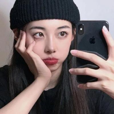 冰属性男子与酷酷女同事